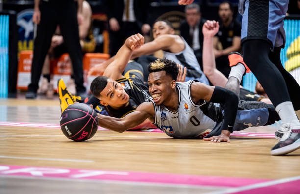 埃利奥特在 埃利奥特在