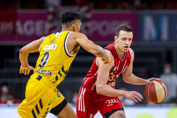 队在关键时 队在关键时